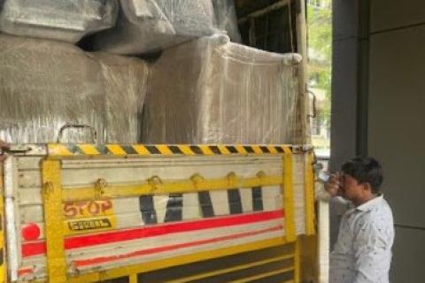 Shiv-brahama-packers-and-movers-loading