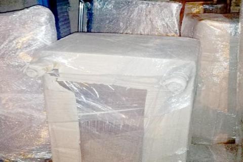 Shivam-packers-and-movers-loading