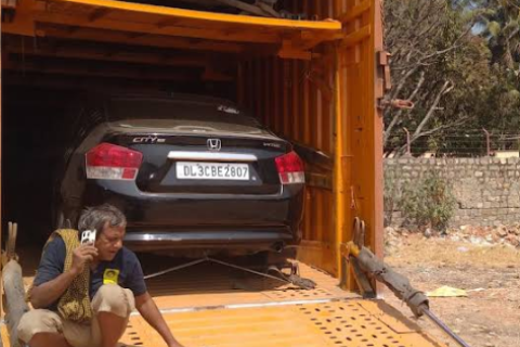 Shree-Packers-and-Movers-car-transport