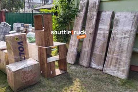 ShuttleTruck Unloading