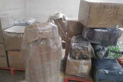 Sri Iravatham Packers Movers Unloading