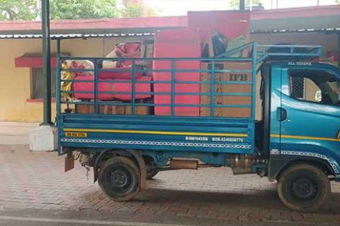 Stairis Parivahan Relocation Loading