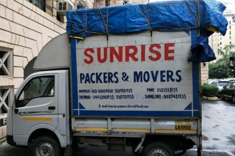 Sunrise-packers-and-movers-truck