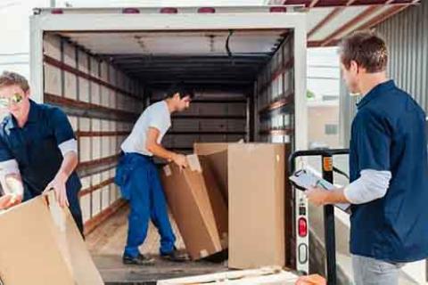 TMR-groups-packers-and-moves-loading