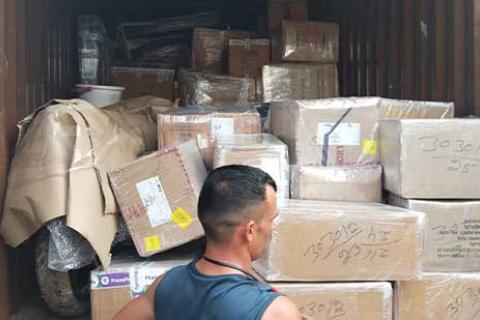Time Line Cargo Packers Movers Unloading