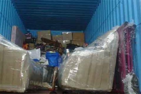 Top-star-packers-and-movers-loading