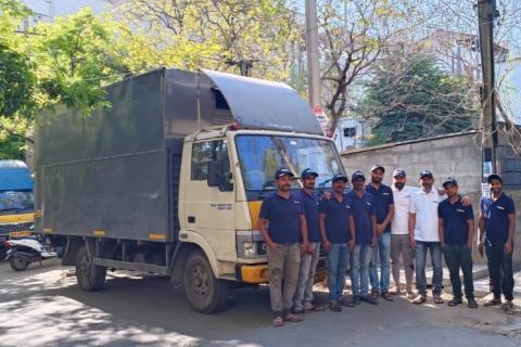 Transdaksh-packers-and-movers-team