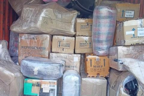 Trinetra-Cargo-Packers-and-Movers-loading