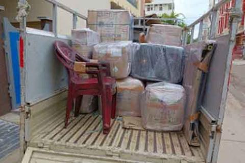 Trusted-packers--and-movers-loading