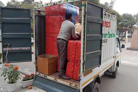 Universal Packers Movers Services Patna Unloading