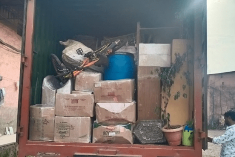 Usha-packers-and-movers-loading
