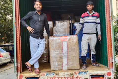 Uttam Expert Packers Movers Unloading