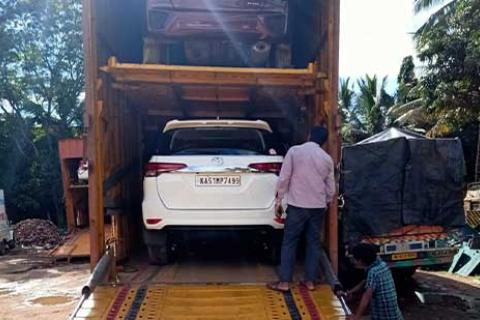 Vedika-Cargo-Packers-Movers-Delhi-Car-Transportation.