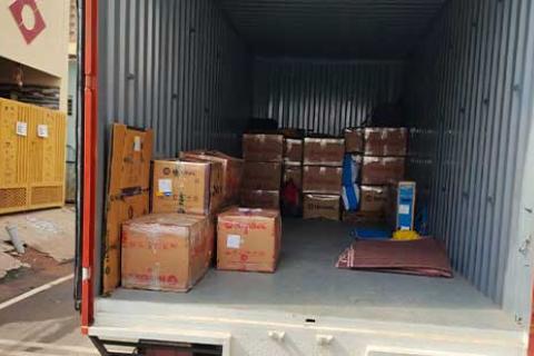 Vishal-Packers-Movers-Unloading.jpg