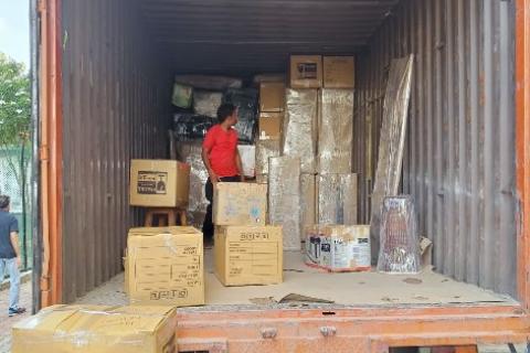 Vishanth-cargo-movers-loading