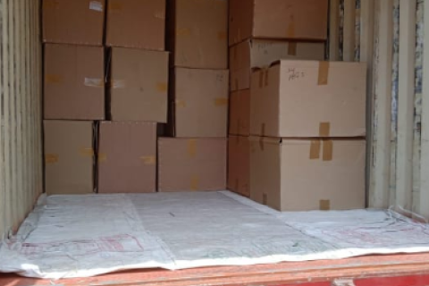 Vishnu-cargo-packers-and-movers-loading