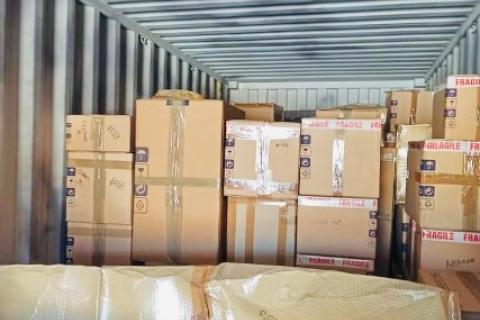 Yadav-Transport-packers-and-movers-loading