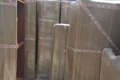 Yellow-jackets-packers-and-movers-loading