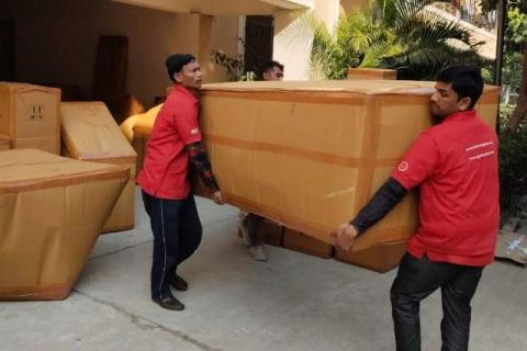 aditya-international-packers-and-movers-packing