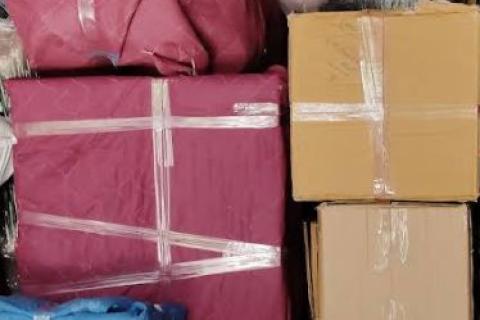 anika-packers-movers-loading
