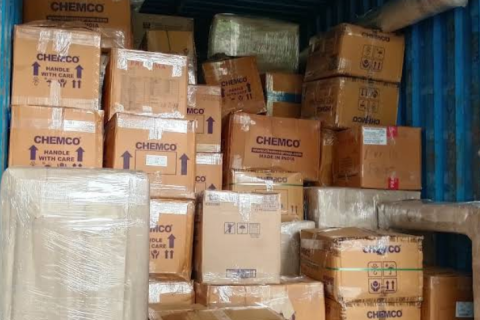 balaji-packers-and-movers-loading