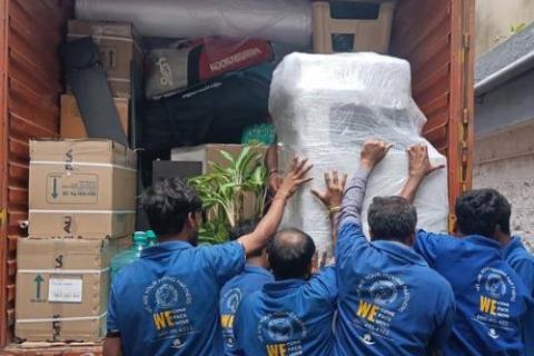 bangalore-packers-movers-loading