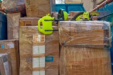 big-heart-packers-movers-loading