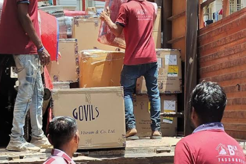 blr-packers-and-movers-loading