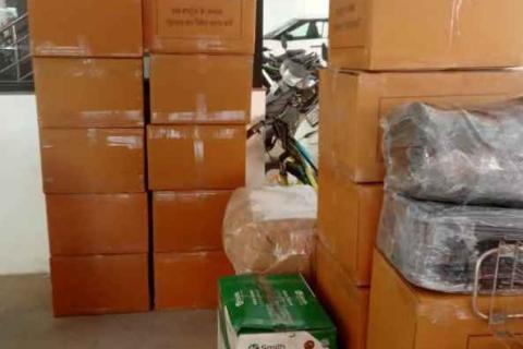 deluxe-cargo-packers-and-movers-packing