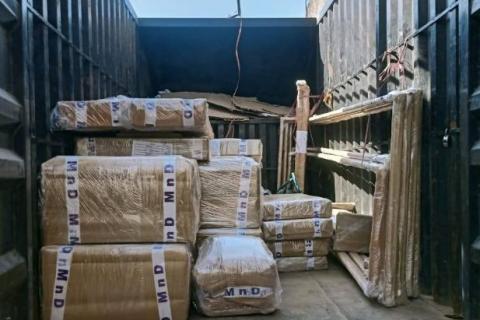 gati-home-packers-and-movers-loading