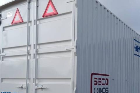 gati-home-packers-movers-loading