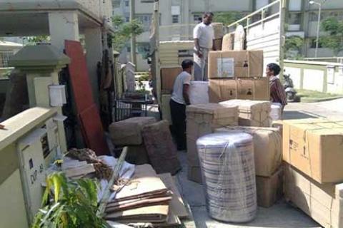 iskon packers movers loading