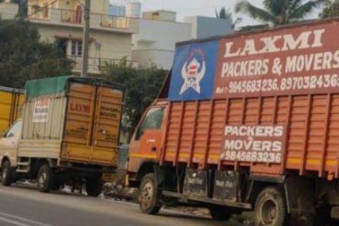 laxmi-packers-bangalore-trucks