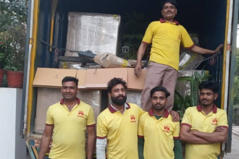 omdeo-packers-and-movers-loading