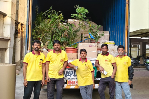 omdeo-packers-and-movers-team
