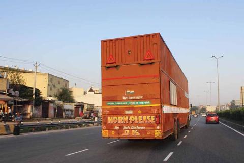 professional-relocation-transport-vehicle