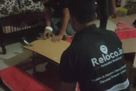 reloco-packers-movers-furniture