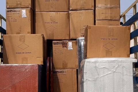 safiya-packers-and-movers-loading