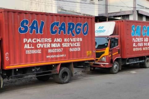 sai-cargo-packers-truck