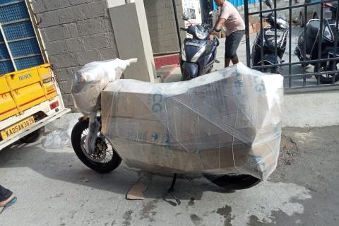 shreyansh-packers-and-movers-bike-shifting