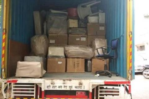 star-express-packers-and-movers-loading