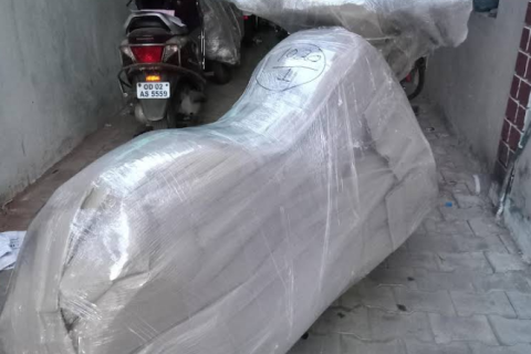 suvam-packers-and-movers-bike-shifting