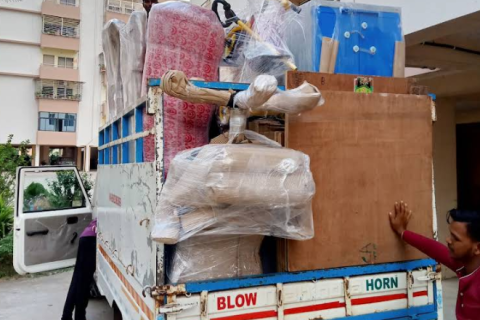 suvam-packers-and-movers-household-loading