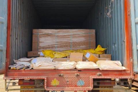 vikas-packers-and-movers-loading