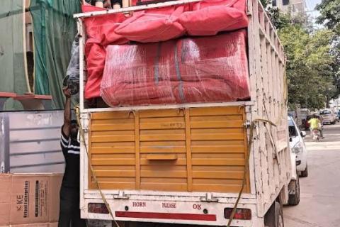 viru-international-packers-movers-loading