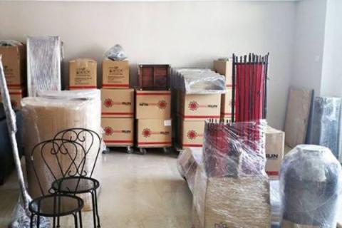 writer-movers-group-packing-1