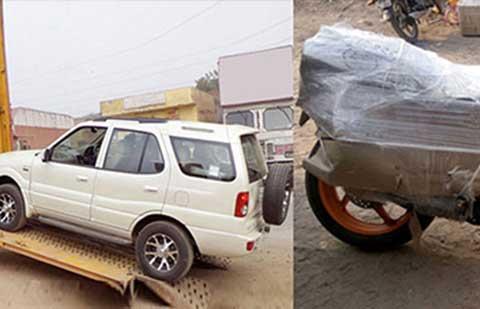 Aayush-Packers-Movers-Car-Loading.jpg