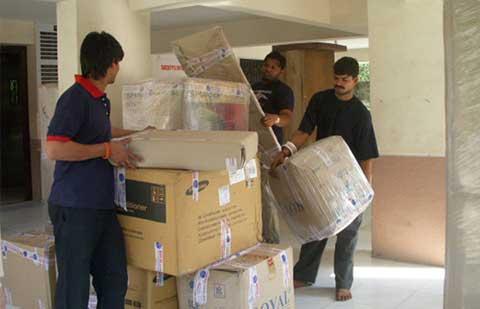 Aayush-Packers-Movers-Packing.jpg