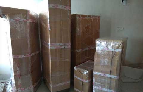 Chauhan-Logistics-Delhi-Unloading.jpg