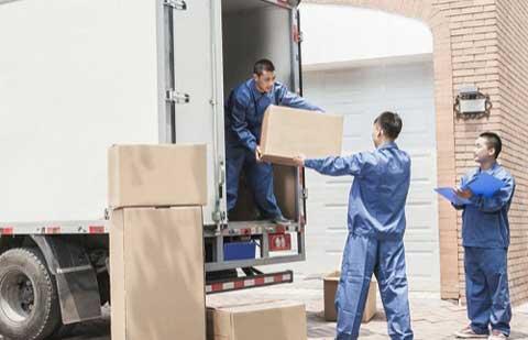 Fast-Packers-Movers-Loading.jpg